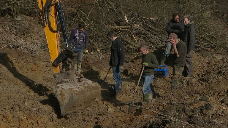 Lafosse: des fouilles sur les lieux du crash d'un avion US