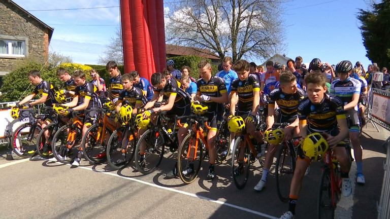 Minute de silence au départ de l'Arden Challenge