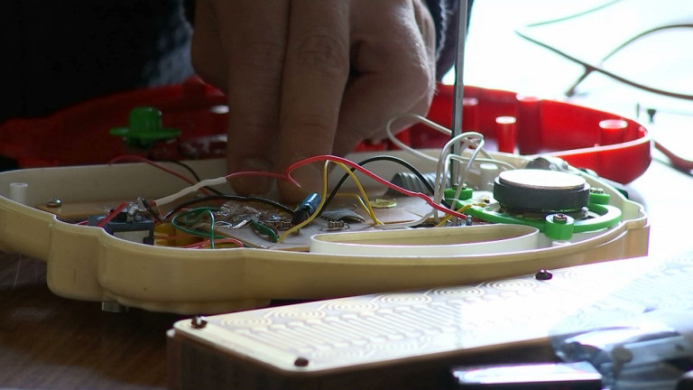 Aralunaires. Un atelier pour créer un micro synthétiseur ! 