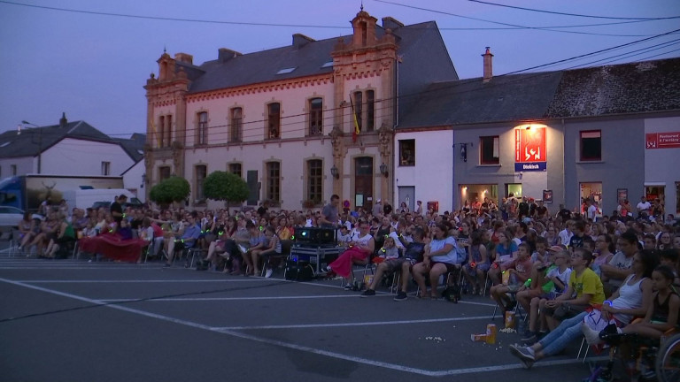 700 personnes à la projection en plein air du cinéma « Le Foyer »