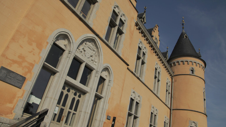 Chiny. Présentation du futur collège communal