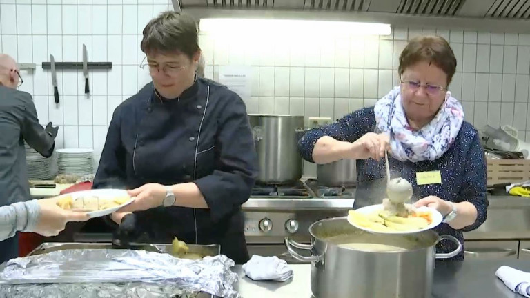 Un repas de Noël solidaire à Saint-Hubert 