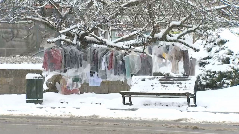 Arlon : Des vêtements aux branches pour les démunis