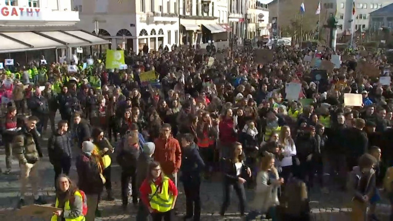 Arlon : 1500 jeunes plus chauds que le climat! 