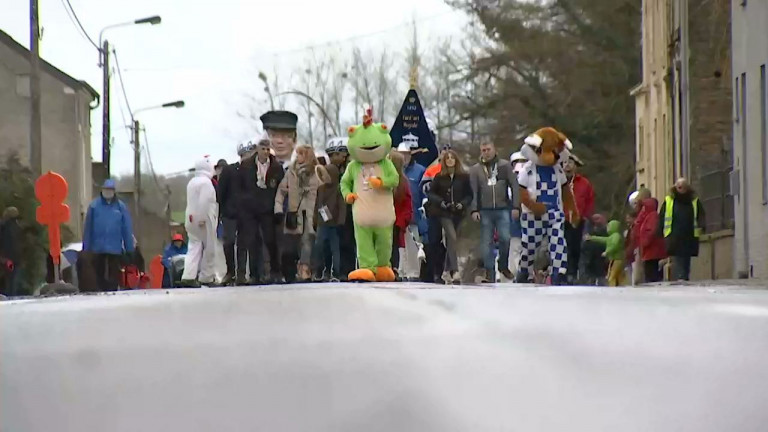 Virton : le carnaval marque son grand retour à Saint-Mard