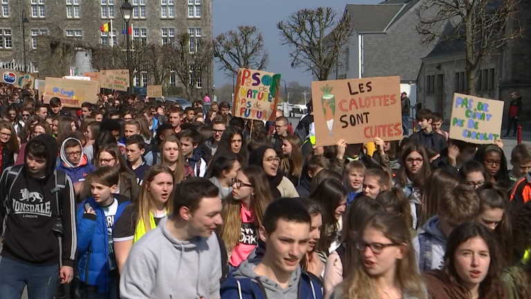 2000 étudiants dans les rues de Bastogne en faveur du climat