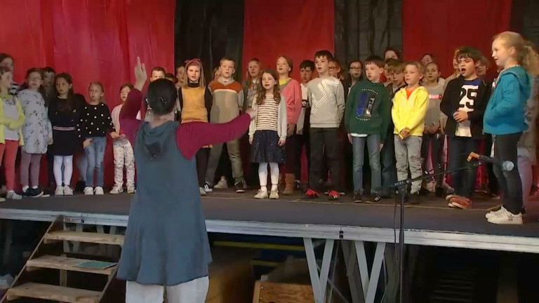 Transinne : une artiste en classe, pour apprendre à chanter