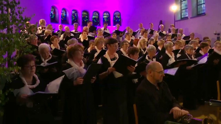 Forrières : La Schola Camille Jacquemin chante pour son 70 ème anniversaire