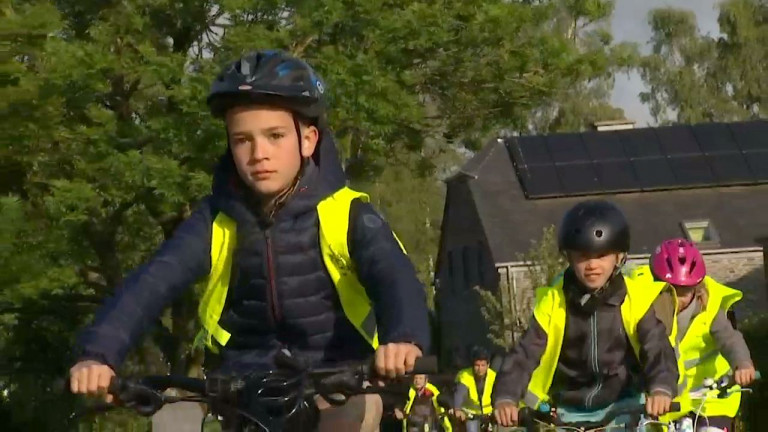 Bastogne. Ils se rendent à l'école en vélo quotidiennement