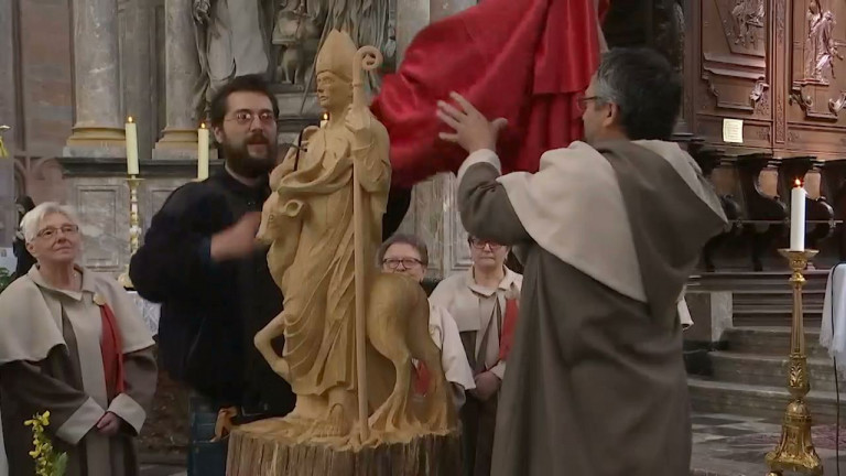 Une nouvelle statue de saint Hubert en chêne pour la Basilique