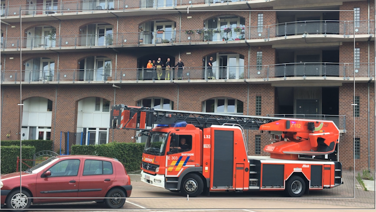 Bastogne: un appartement en feu, une dame saute par la fenêtre