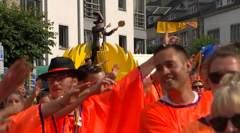 7 000 personnes présentes au cortège du 19ème carnaval du Soleil