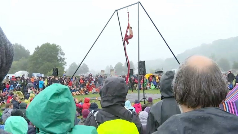 Festival de Chassepierre : 22.000 personnes malgré la pluie !