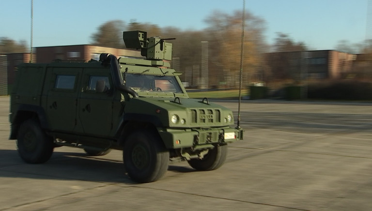 Défense : les Lynx blindés à l'arrêt pour cause de surpoids !