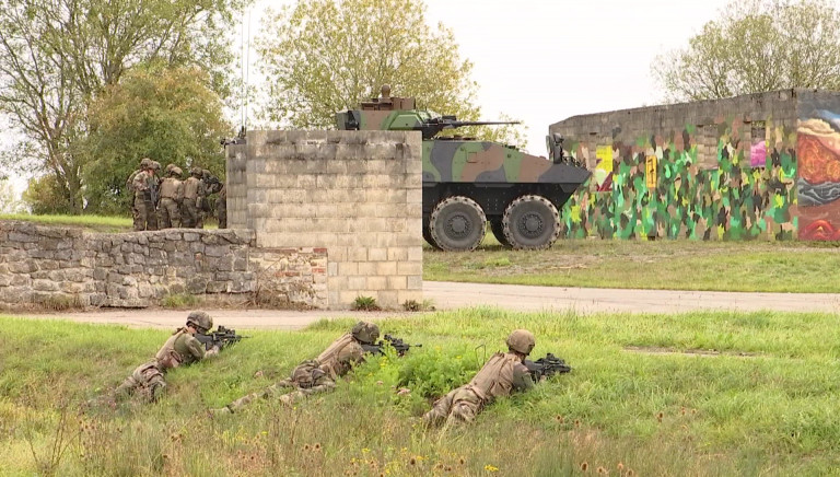 Marche. Un exercice militaire belgo-français camp Roi Albert
