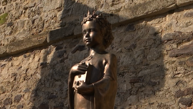 Une statue d'Anne de Kiev inaugurée à Arlon