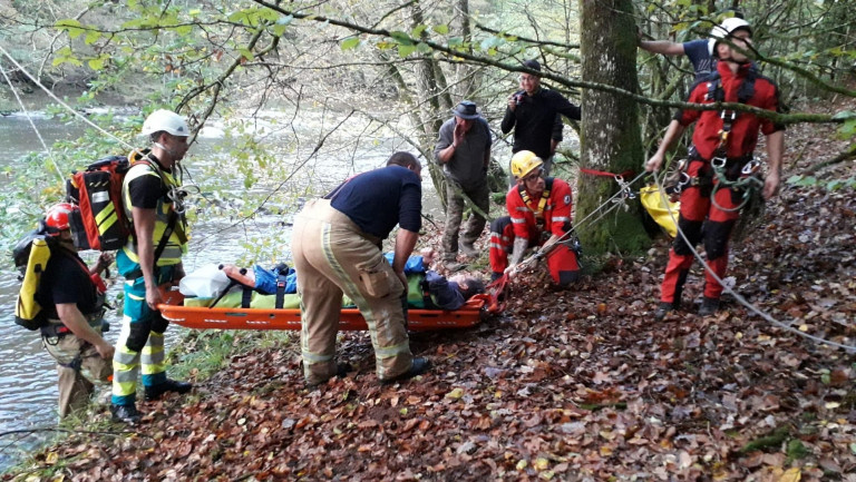 Intervention du GRIMP et des pompiers pour un pêcheur sur la Semois 