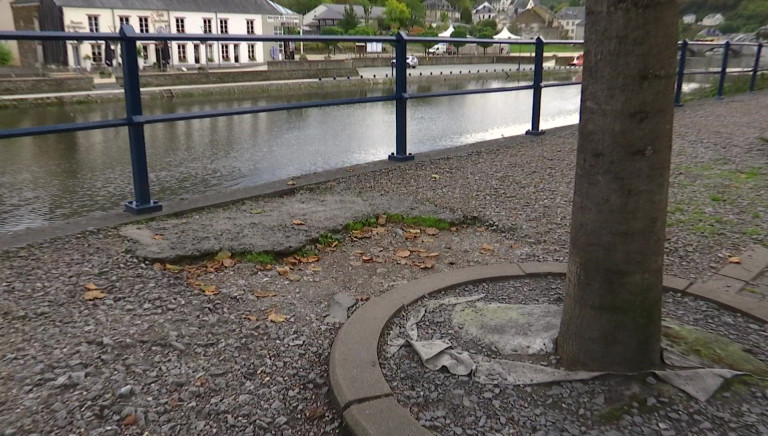 Bouillon. À quand une rénovation des trottoirs du quai des remparts ?