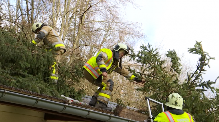 Une longue, très longue nuit pour les pompiers de la province