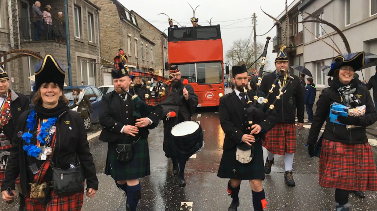 Un 37ème cortège carnavalesque pluvieux à Wellin 