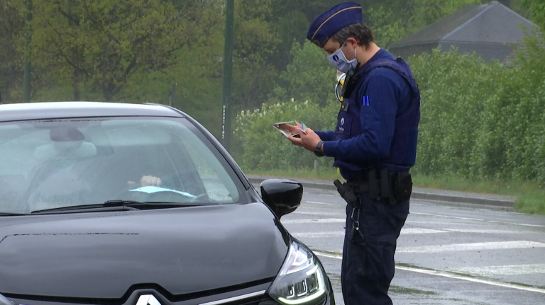 Arlon. Le staff a remplacé les officiers de police sur le terrain