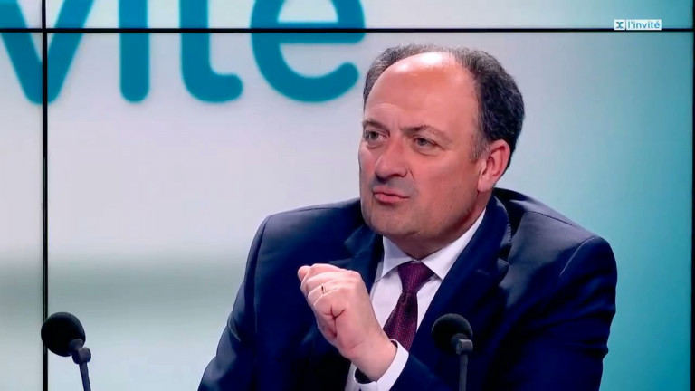 Déchets nucléaires : "je suis radicalement opposé au stockage en sous-sol"