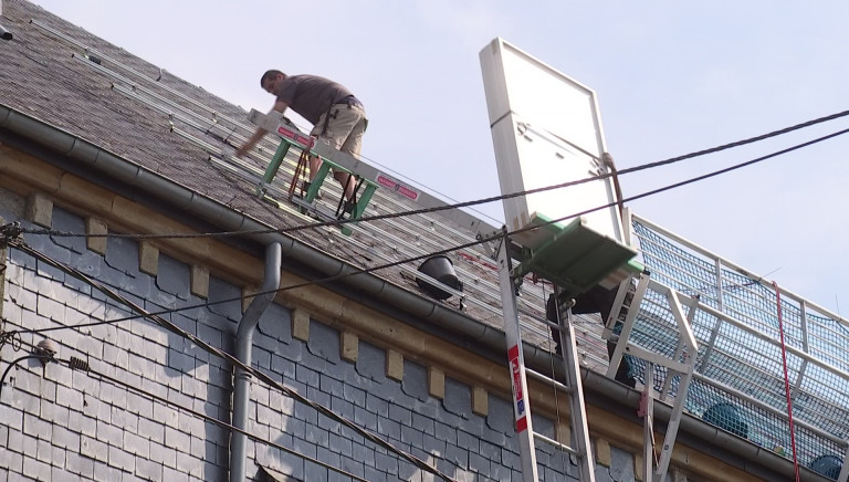 Des panneaux photovoltaïques sur l'église de Fauvillers pour alimenter la commune et le CPAS!