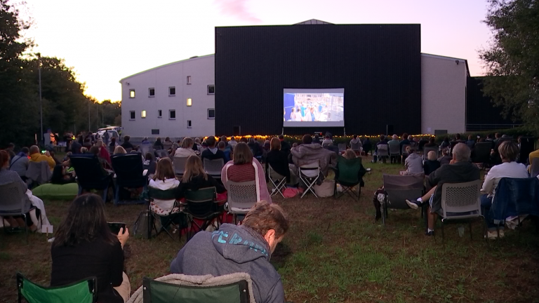 Une séance cinéma en plein air au ROx de Rouvroy