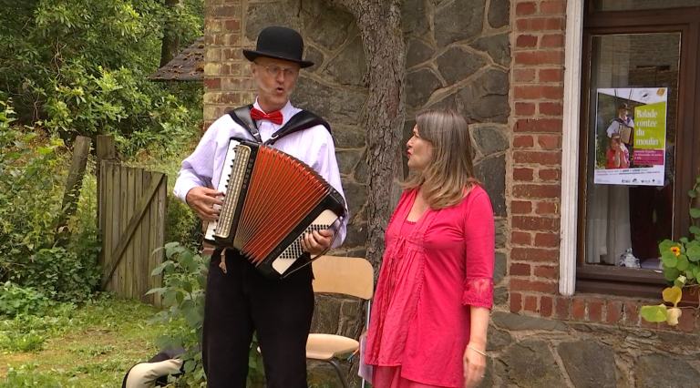 Des contes et des chants lors de balades à Redu