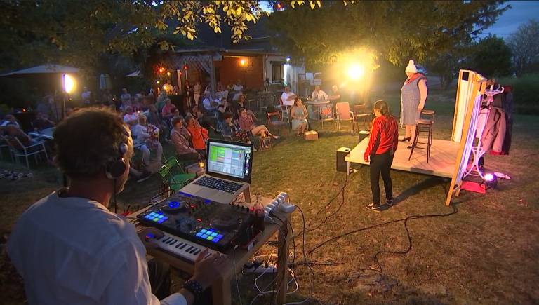 Longueville : des improvisations au beau milieu d'un jardin