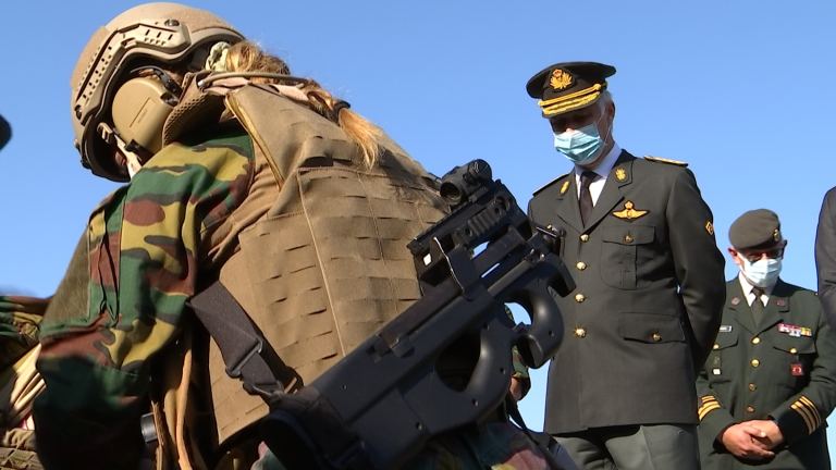 Le roi Philippe en visite au camp militaire de Marche-en-Famenne