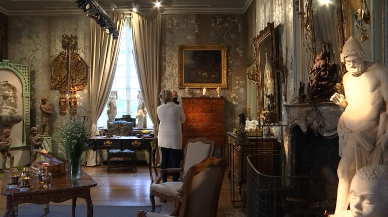 Hotton. Un salon d'art et d'antiquités au château de Deulin