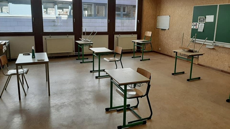 Enseignement secondaire à distance: réactions à Sainte-Julie (Marche), Saint-Michel (Neufchâteau) et l'Athénée Royal d'Izel