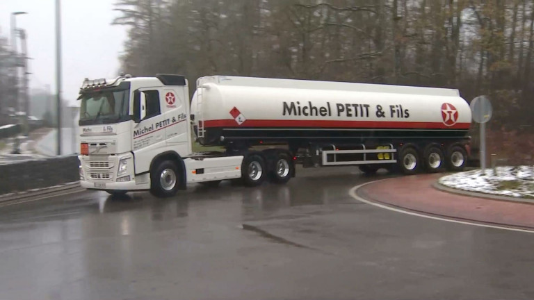 Baranzy : premier camion de 50 tonnes pour le transport de mazout en Belgique