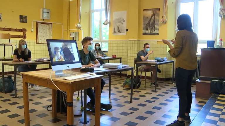 Virage numérique forcé dans les écoles en 2020