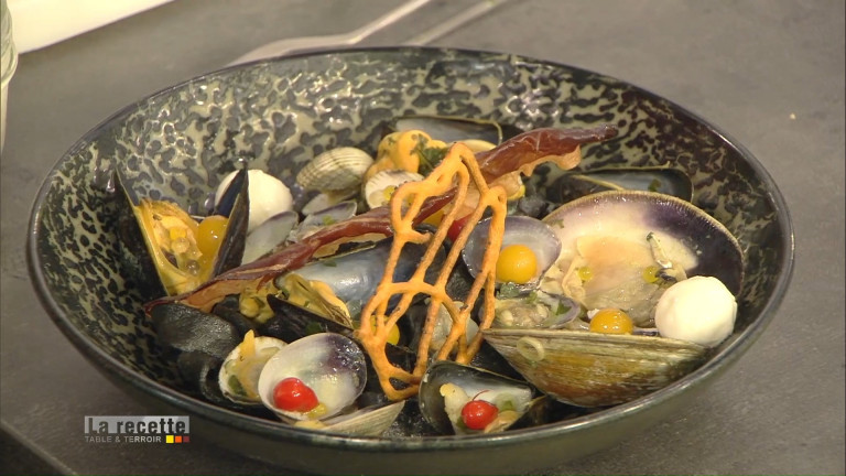 Les pâtes à l'encre de seiche et aux coquillages