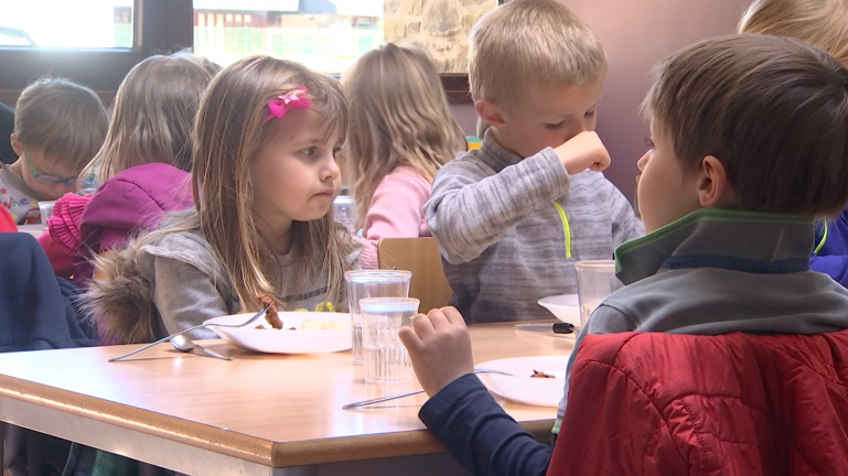 Libin : les élèves de retour à la cantine 