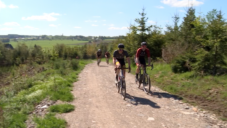 Une randonnée de vélo gravel organisée à Houffalize : le bon compromis entre routes et chemins ? 