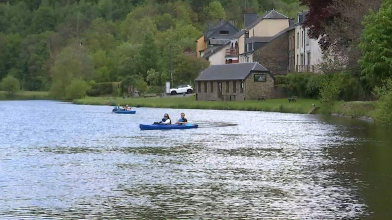 Bouillon. Des conditions idéales pour le kayak sur la Semois