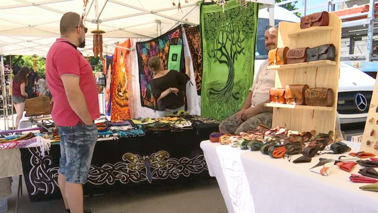 Le marché artisanal de Les Hayons