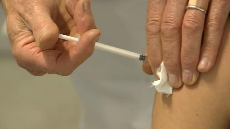 Les centres de vaccination appellent à poursuivre l'effort vaccinal