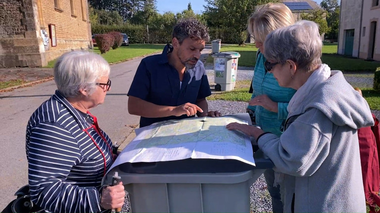 Gaume: 11 villages accueillent la marche des philosophes et son spectacle