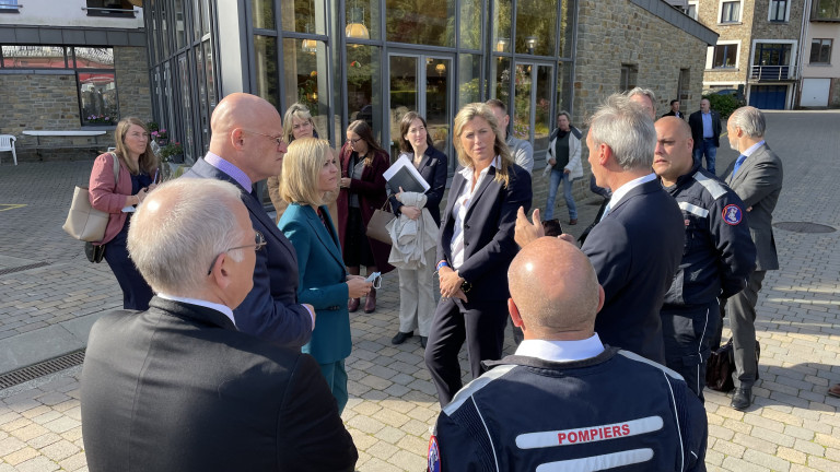 Trois ministres en visite à La Roche pour évoquer la collaboration entre la Belgique, les Pays-Bas et le Luxembourg lors des inondations