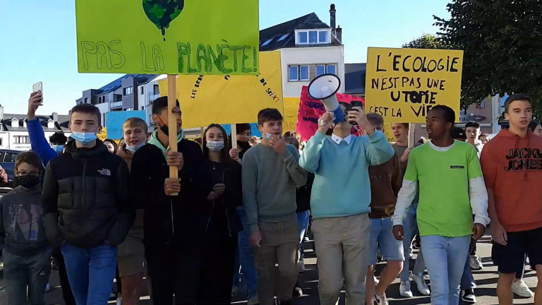 L'Institut Saine-Anne de Florenville a marché pour le climat 