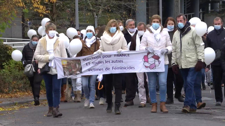 Plus de 200 personnes ont marché pour France Gérard. Aux victimes: "Parlez avant qu'il ne soit trop tard"