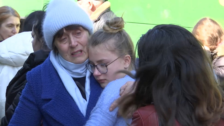 Soulagement et émotion lors de l'arrivée des familles ukrainiennes à Arlon