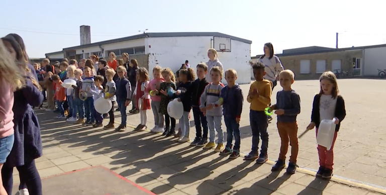 Journée des Tambours de la Paix : l'école communale d'Etalle attendait ça depuis 2 ans