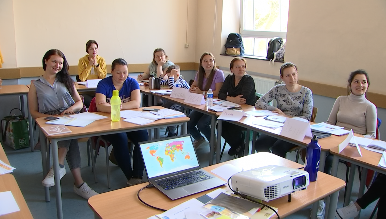 Arlon : 83 Ukrainiens apprennent le français à l'école industrielle et commerciale