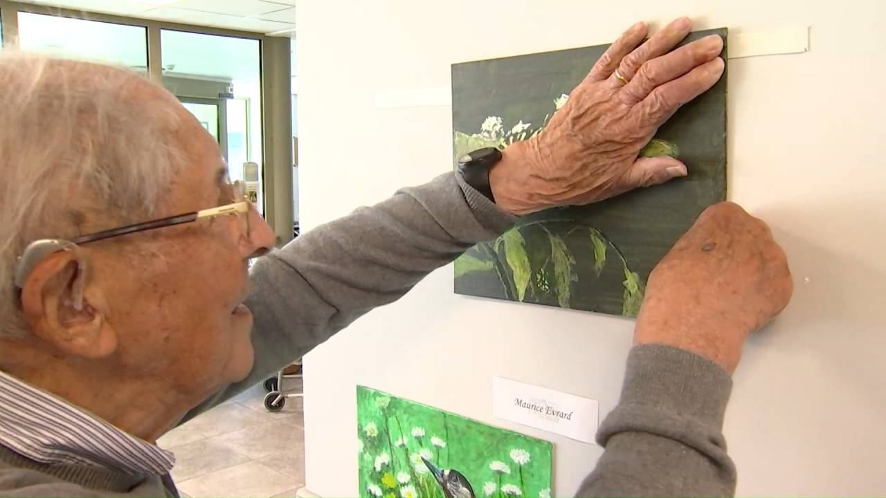 A Chanly, Maurice Evrard, 97 ans s'est mis à la peinture et organise des expositions.  