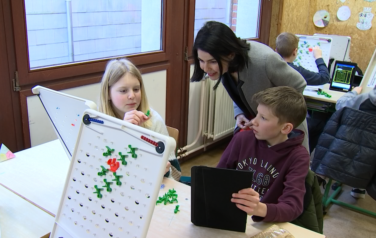 Trop forte pénurie et trop peu de femmes dans les métiers techniques: les élèves du secondaire y sont sensibilisés